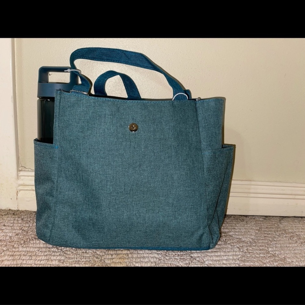 Blue lunch box set